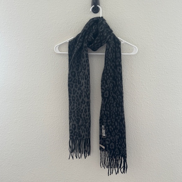 Nordstrom Leopard Print Cashmere Scarf Fringe Cozy Chic Maximalist Knitwear - Picture 1 of 3